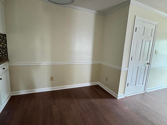 5th image of 2 Raintree Way