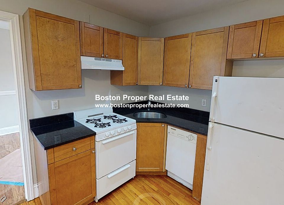 1st image of 220 Hanover St APT 25