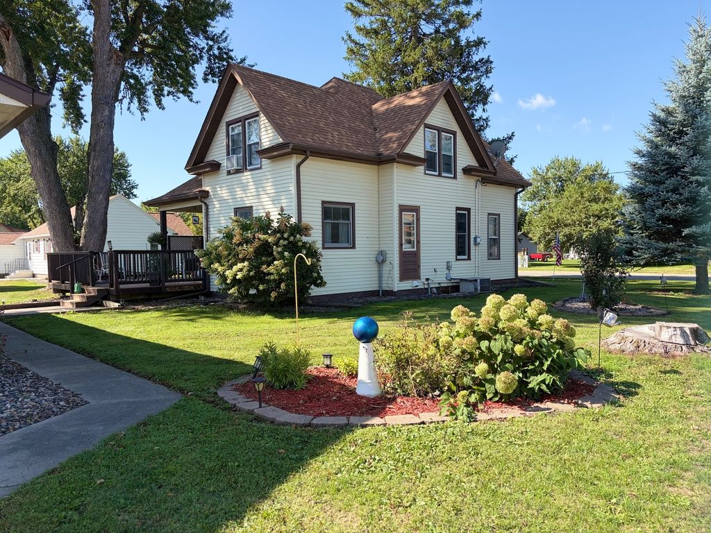 501 1st Ave SE - Property Image