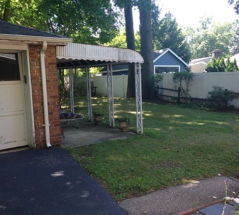 4th image of 143 Saint Andrews Ln