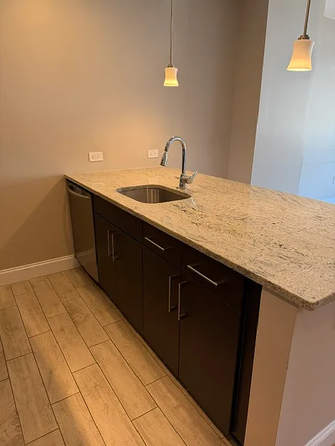 2 bed, 1000 sqft, $3,750 — Photo 2