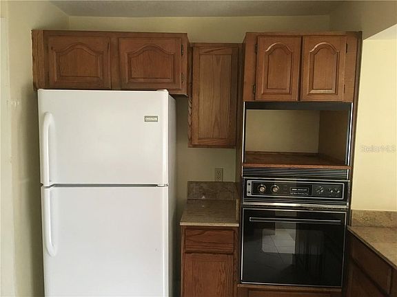 3rd image of 1171 W Magnolia St