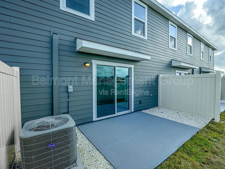 8250 SW 67th Ave — Photo 18