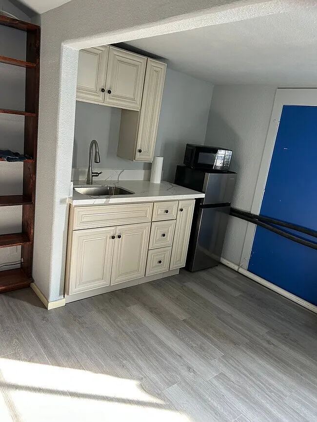 1 bed, 400 sqft, $800 — Photo 4