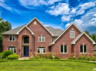 3015 W Pilgrims Way, Peoria, IL 61615