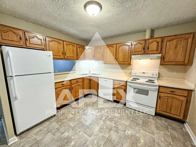 1331 Francis Station Dr — Photo 8