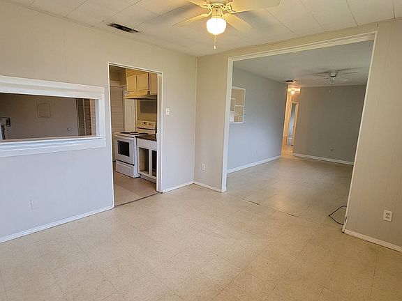 5th image of 3406 Black Lake Cir