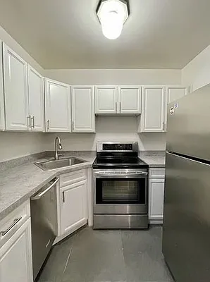 Rented by Mossanen Group | media 48