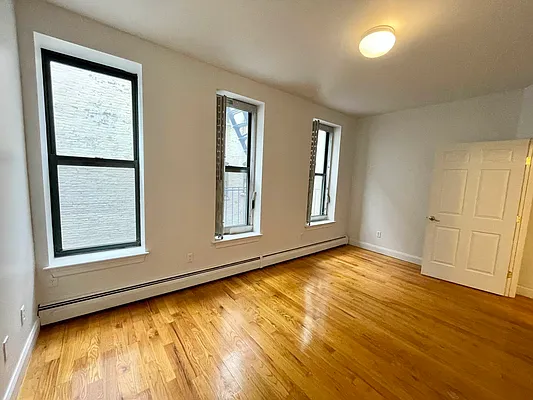 Rented by Vertical Real Estate LLC | media 7