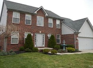 23346 Leighwood Dr, Woodhaven, MI 48183