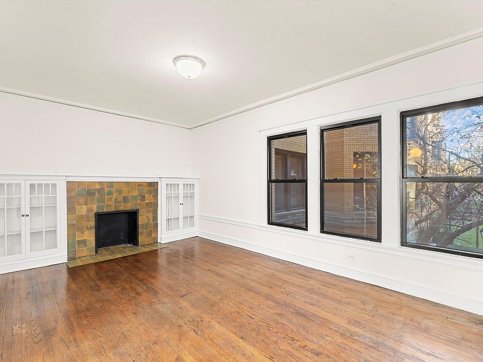 1st image of 2424 N Sawyer Ave #1N