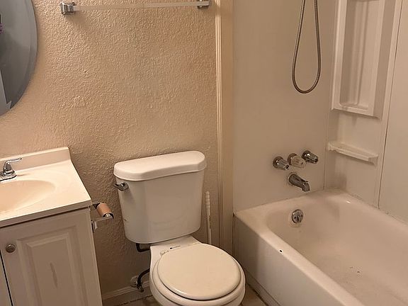 5th image of 527 N Yosemite St APT 9
