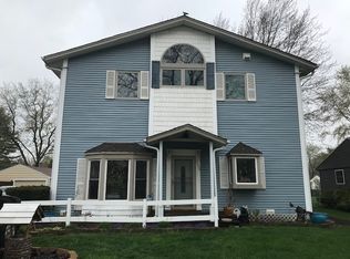 2405 Wilke Rd, Rolling Meadows, IL 60008