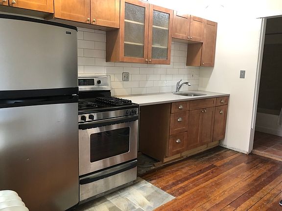 4th image of 25-61 37th St #1R