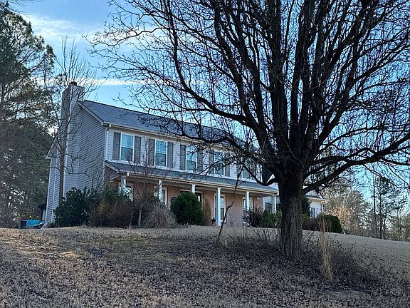3rd image of 410 McKenzie Dr