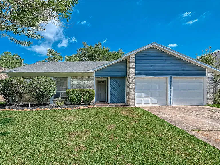 22622 John Rolfe Ln — Photo 1