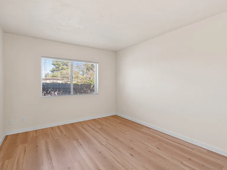 280 S Atlanta Dr — Photo 18