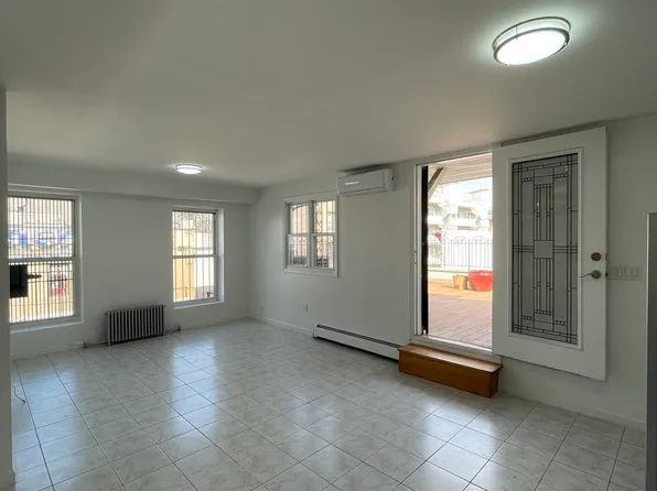 260 14th Street image 1 of 22