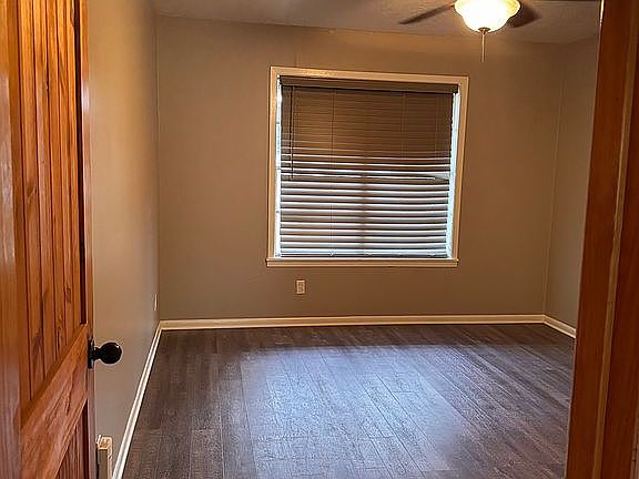 5th image of 1715 Wilson St