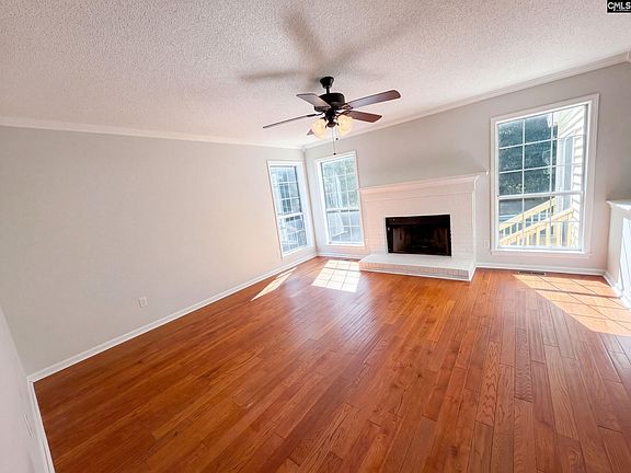 3rd image of 320 Hunters Ridge Dr