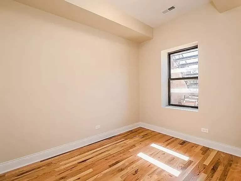 1630 W Cermak Rd #1F — Photo 4