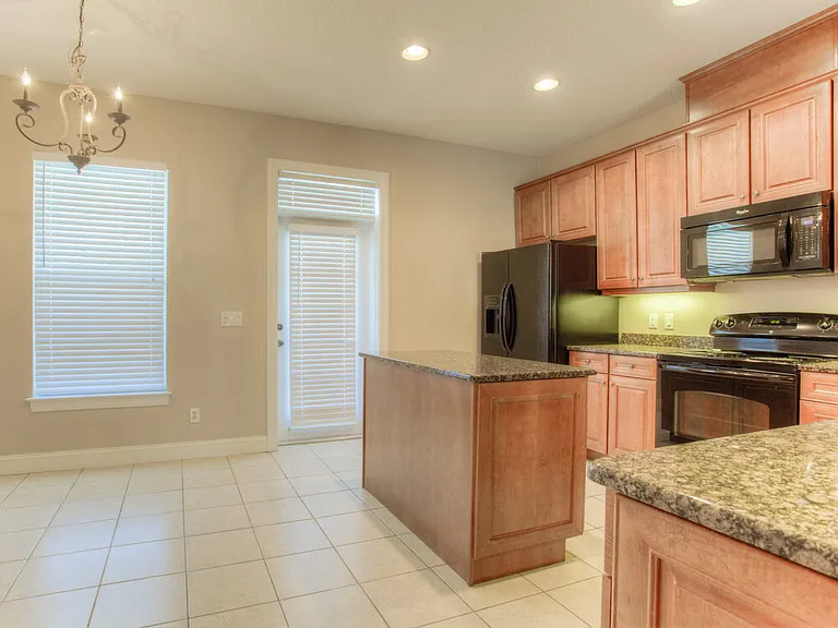 204 Aberdeen Pond Dr — Photo 9