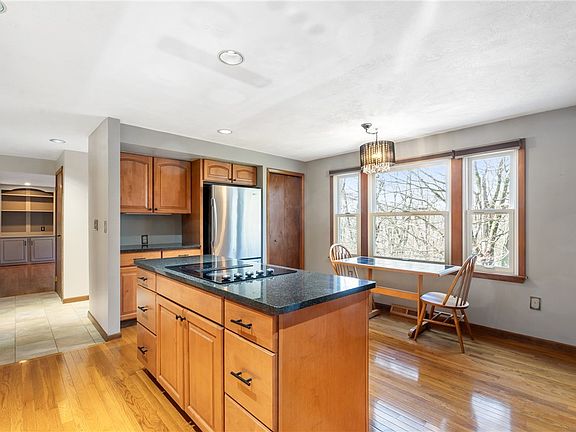 5th image of 2640 Lansdale Dr