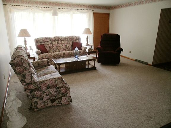 2nd image of 21 Charles St