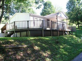 129 Ed Green Rd, Hampton, TN 37658