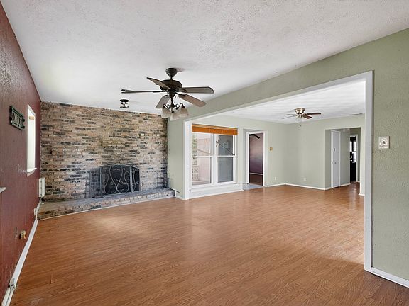 4th image of 1802 Fairfax Ln