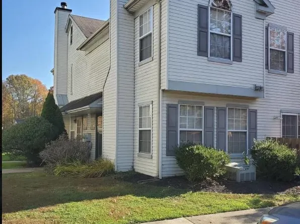 412 Stonebridge Blvd #412, New Castle, DE 19720