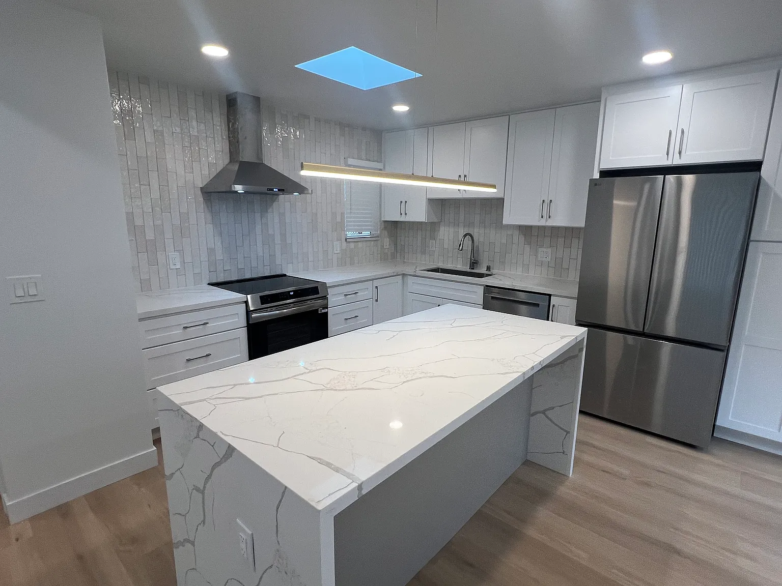 3 bed, 1148 sqft, $3,950 — Photo 3