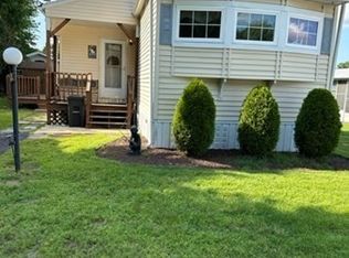 90 Daniel Dr, Attleboro, MA 02703