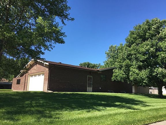 3rd image of 904 N Humbolt Ave
