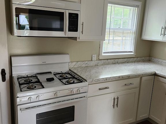 4th image of 1443 Sorin St