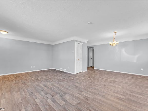 5th image of 15716 Dunbury Dr