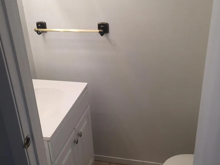 121 Oakwood Rd #E — Photo 8