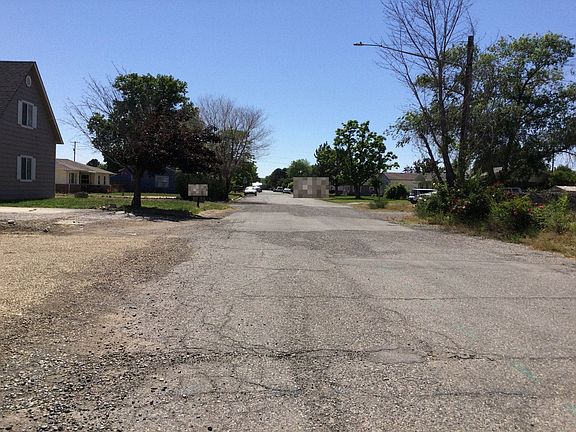 4th image of 106 E Snake River Ave