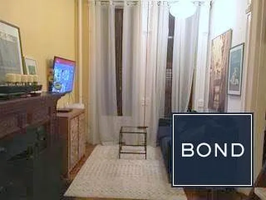 Rented by Bond New York | media 16