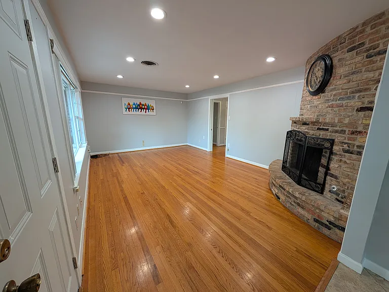 5306 Briarbend Dr — Photo 6