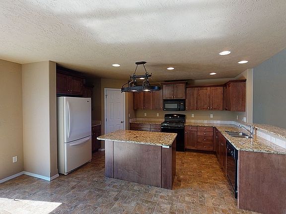 Kitchen/Dining