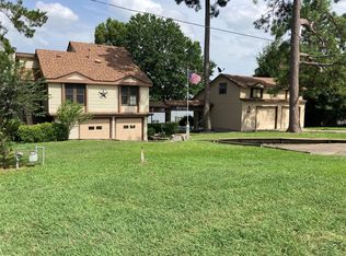 554 Harbor Dr, Onalaska, TX 77360