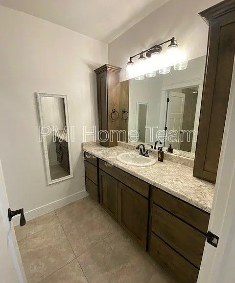 1284 E Mary Ln — Photo 7