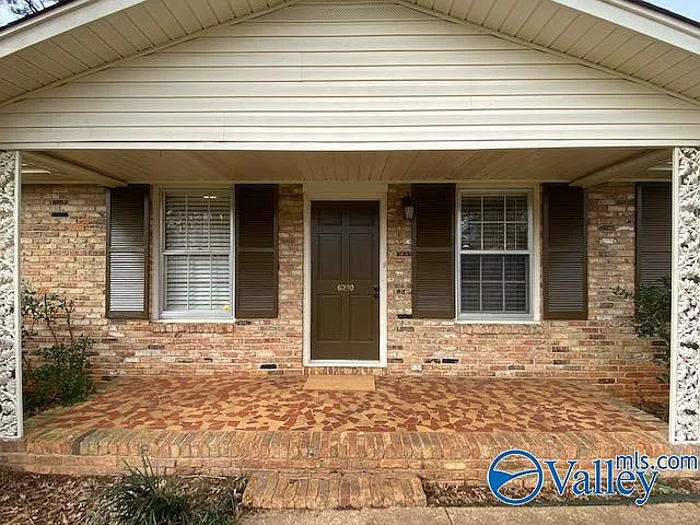 3 bed, 2.0 bath, 1647 sqft, $1,595 — Photo 2