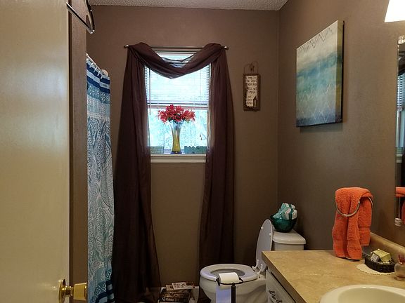 4th image of 2390 Rolling Brook Dr NE