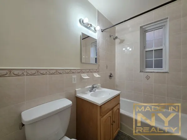 140-18 Burden Crescent image 5 of 7