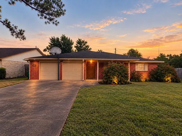 7202 Deep Forest Dr, Houston, TX 77088