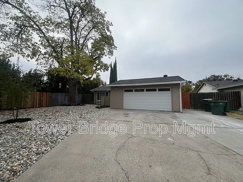 5629 Phlox Ct