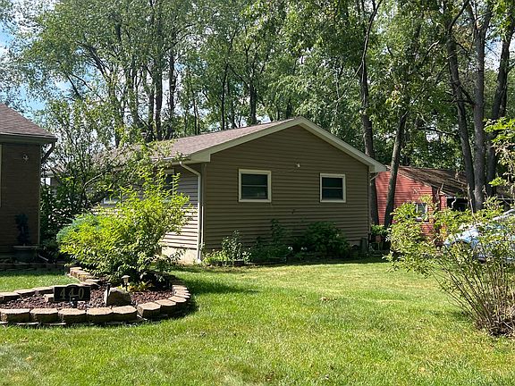 3rd image of 430 Firwood St