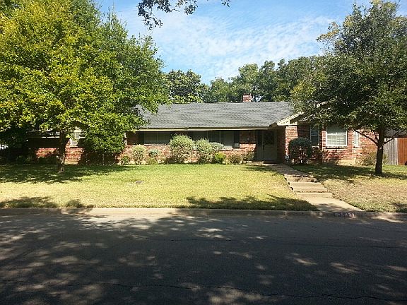 3rd image of 5821 Diamond Oaks Dr S